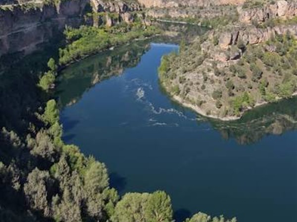 El río Duratón entre cañones y sabinas en las Hoces del Duratón